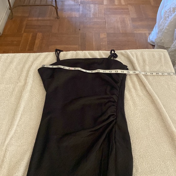 NWOT House Of Harlow stunning black spaghetti strap dress w/ruching & slit side - Picture 8 of 12